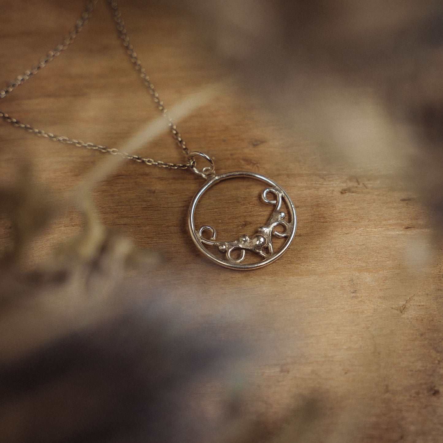 Skogsväsen ✦ Handgjort halsband