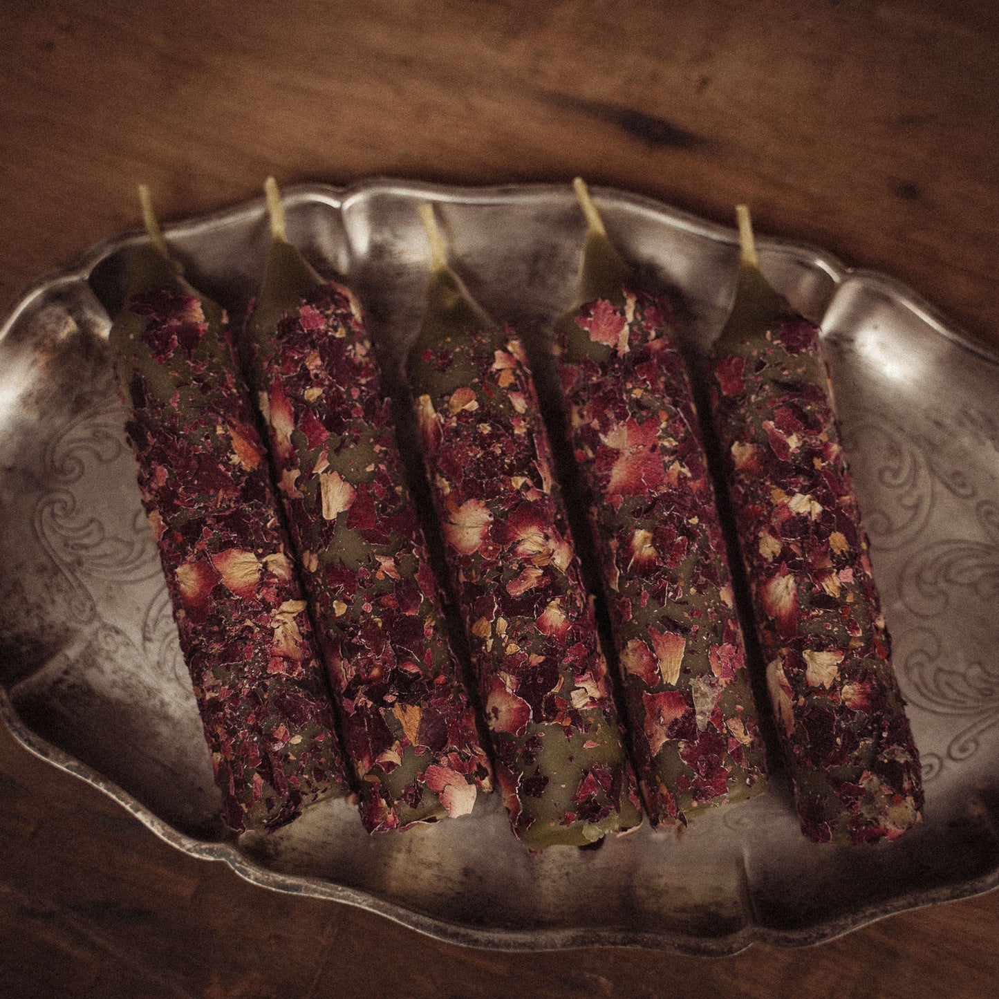 Handgjorda ritualljus av bivax ✦ Nyponros