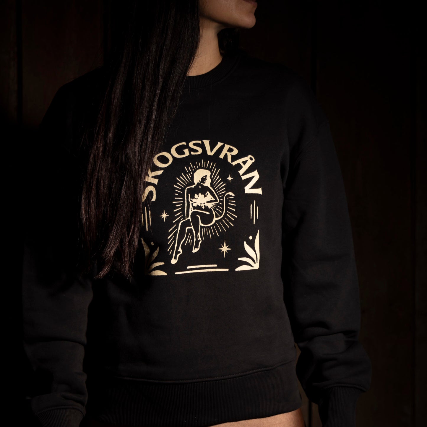 Tröja ✦ Svart ✦ Unisex