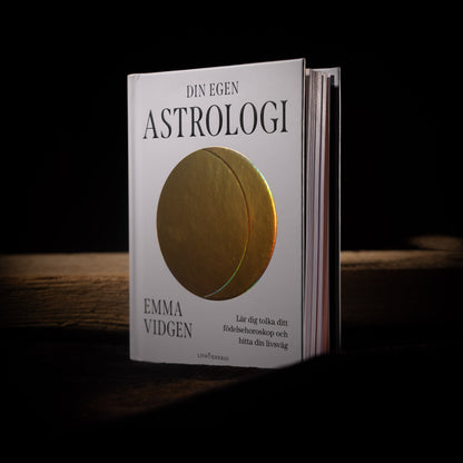 Bok ✦ Din egen astrologi ✦ Emma Vidgen