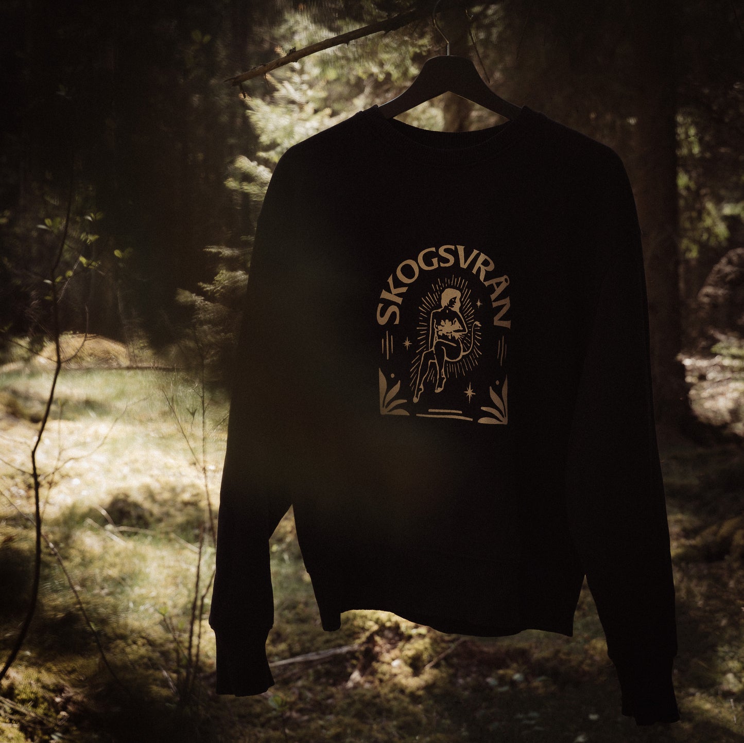 Tröja ✦ Svart ✦ Unisex